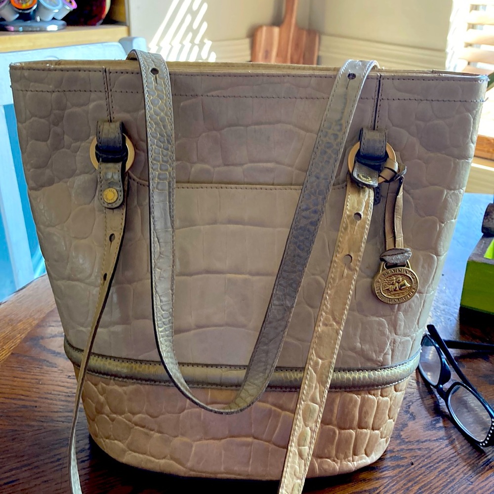 Wonderful Brahmin bucket bag in cream, gold and beige. In pristine condition.